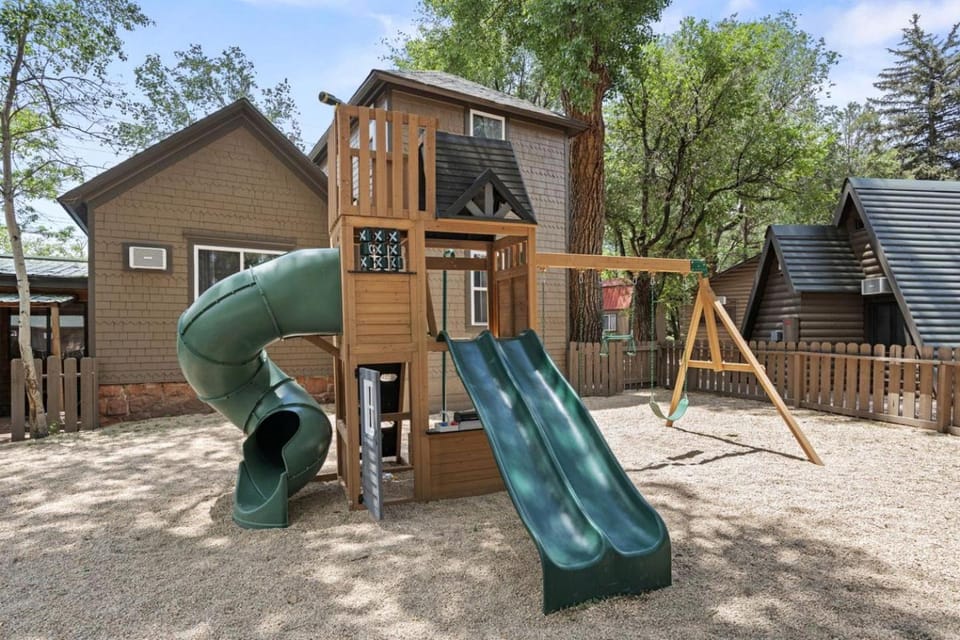 Scenic Mountain Cabins with Pet-Friendly Features near Garden of the Gods in Colorado Springs, Colorado Cabin in Colorado Springs