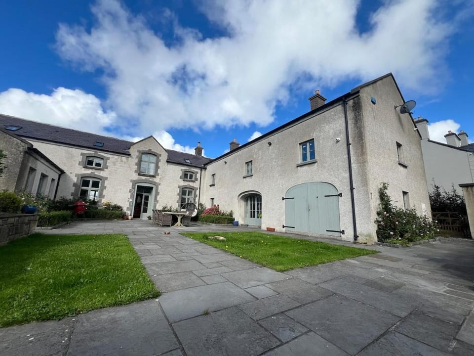 Strandhill stables with wood-fired sauna Apartment in County Sligo