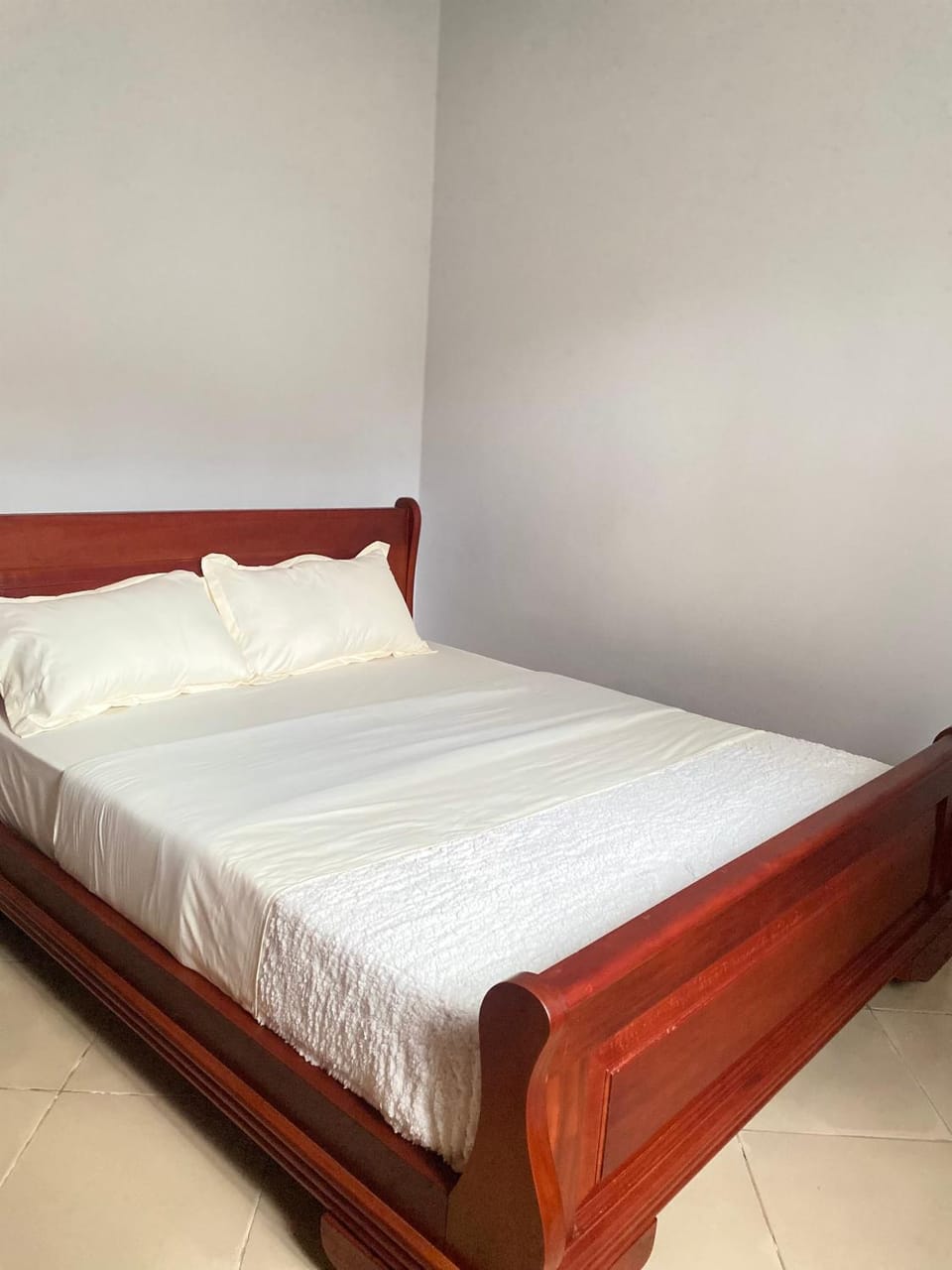 Paradise Pathways Lweza House in Kampala