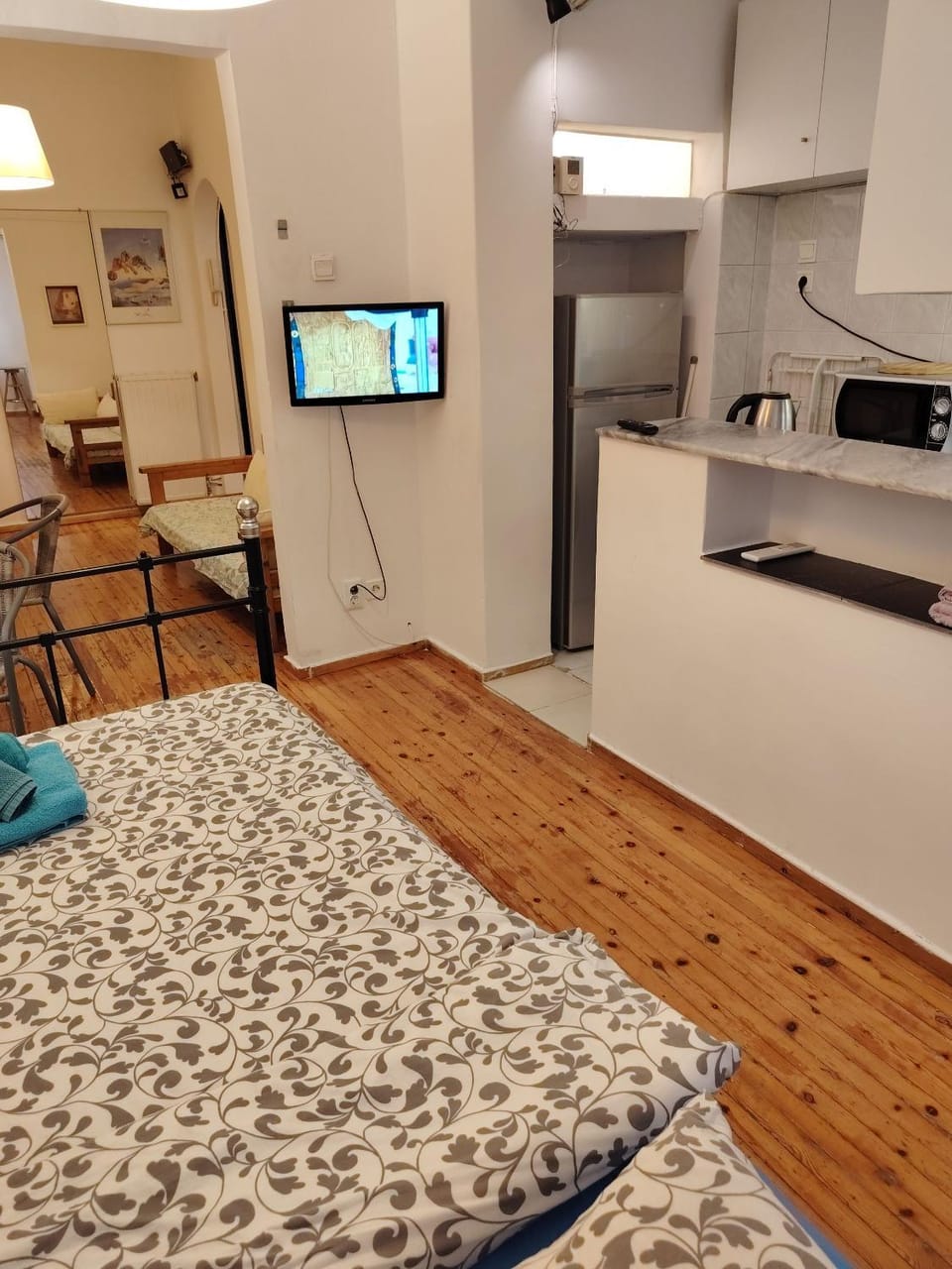 Communal lounge/ TV room, TV and multimedia, Living room, microwave, oven