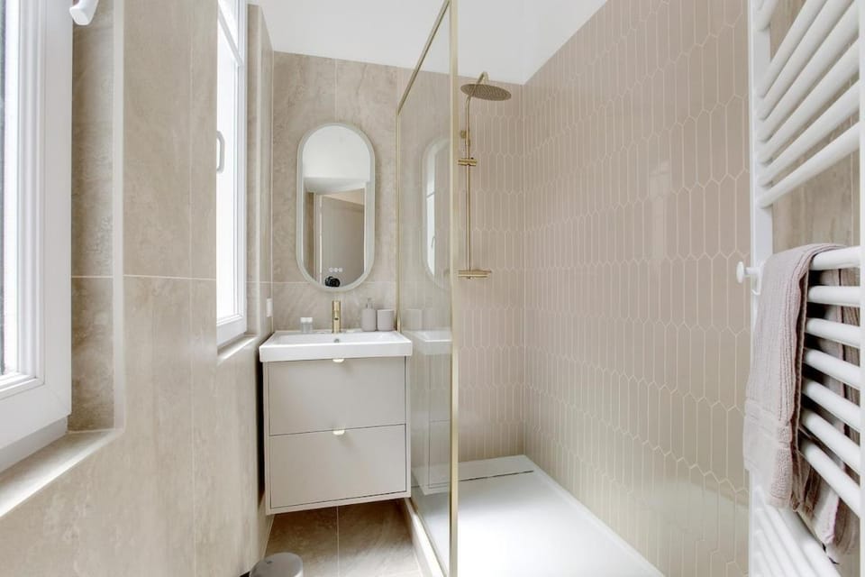 Parisian Elegance & Comfort for 4 people Apartment in Paris
