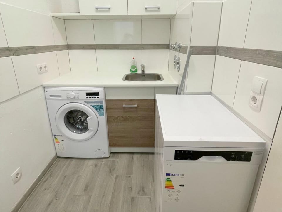 dishwasher, washing machine