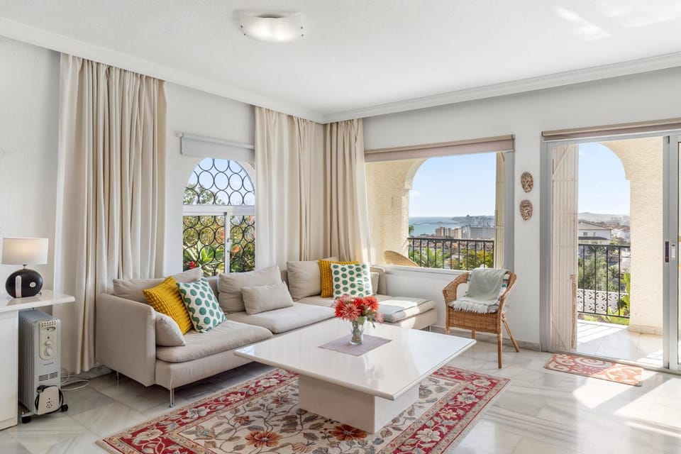 Pool, Sea Views And Privacy V208 House in Fuengirola