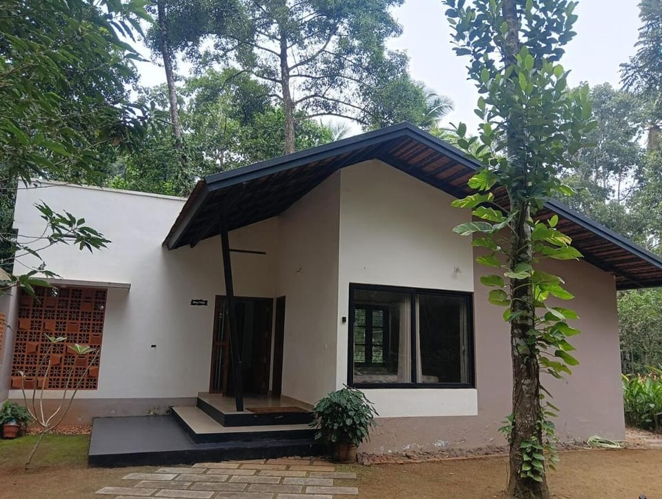 Mini Meadow Villa in Kerala