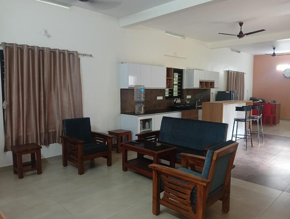 Mini Meadow Villa in Kerala