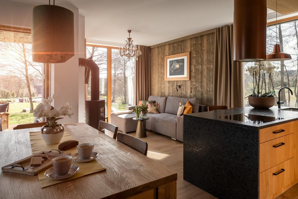 CHATY U HARREGO NAD STAWEM SPA sauna, balia, rowery, Chalet in Lower Silesian Voivodeship