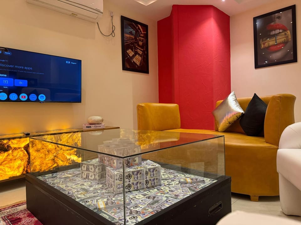 TV and multimedia, Living room, Seating area, air conditioner