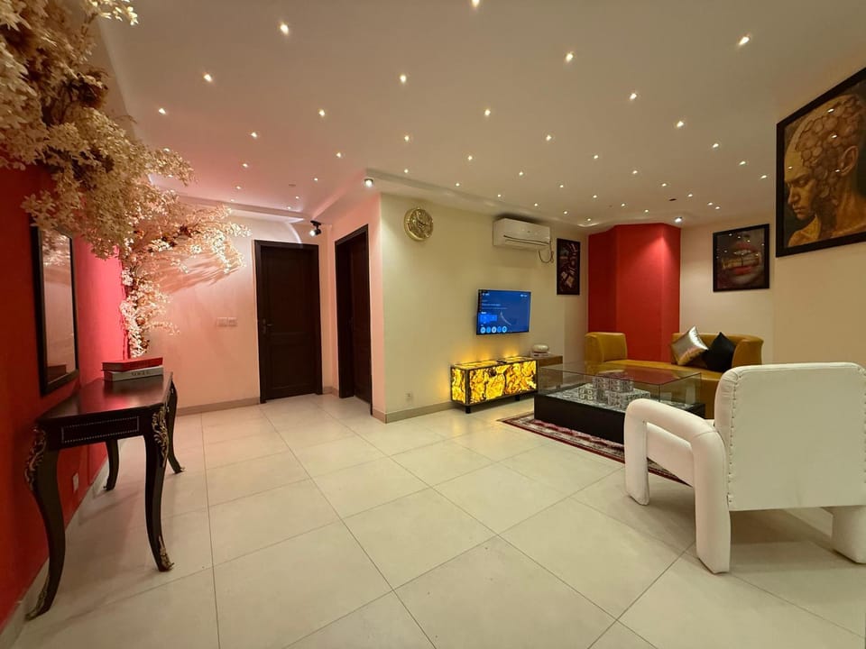 Communal lounge/ TV room, TV and multimedia, Living room, Seating area