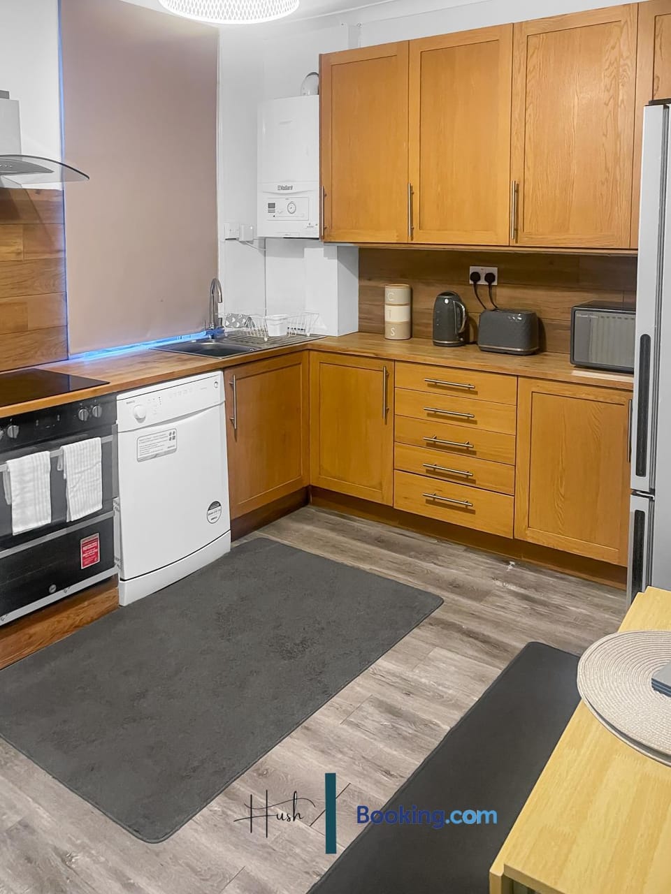 microwave, oven, stove, toaster, washing machine, kitchen