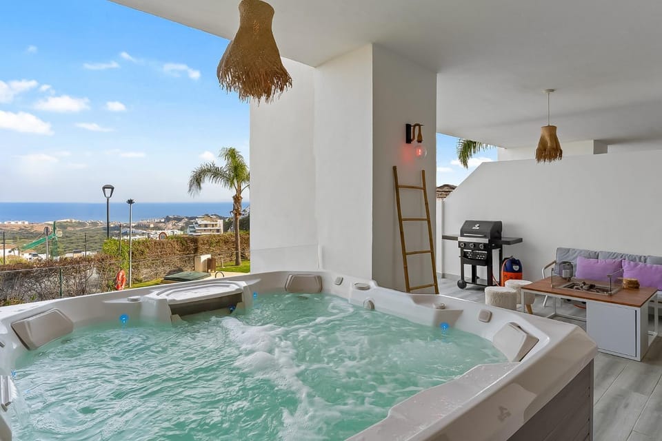 Vistas al Mar Con Jacuzzi A221 Apartment in Sitio de Calahonda