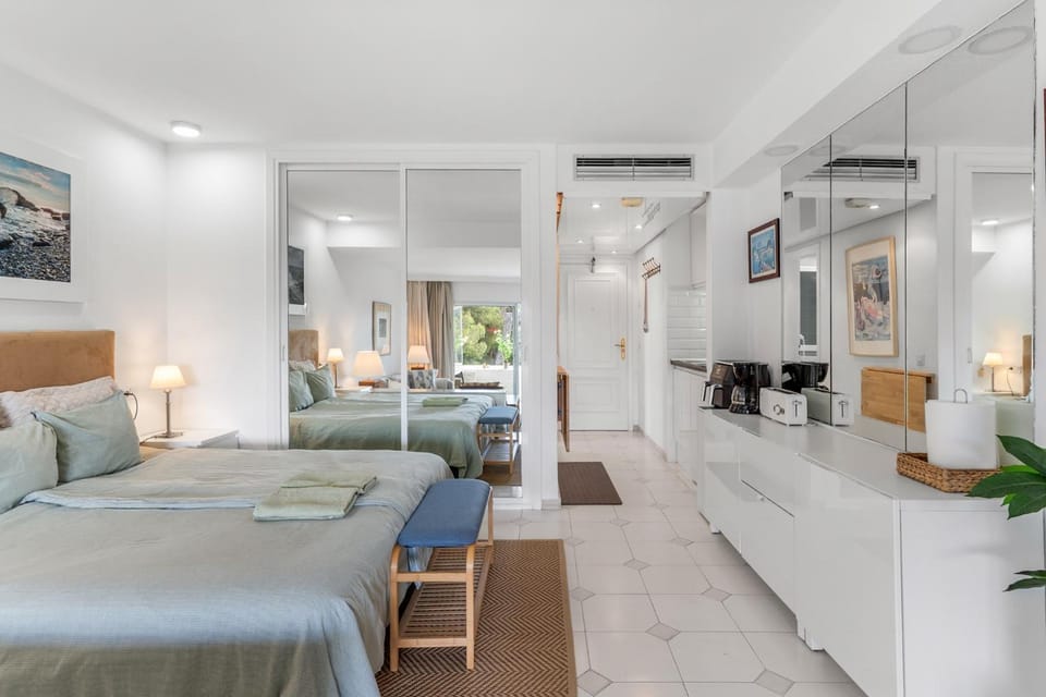 Living room, Bedroom