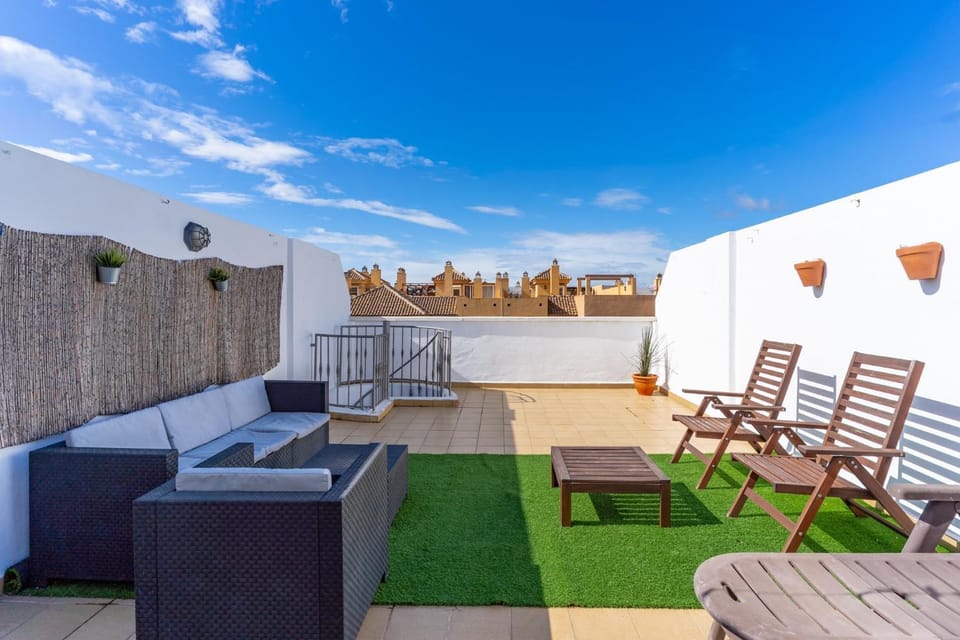 Property building, Balcony/Terrace, Living room