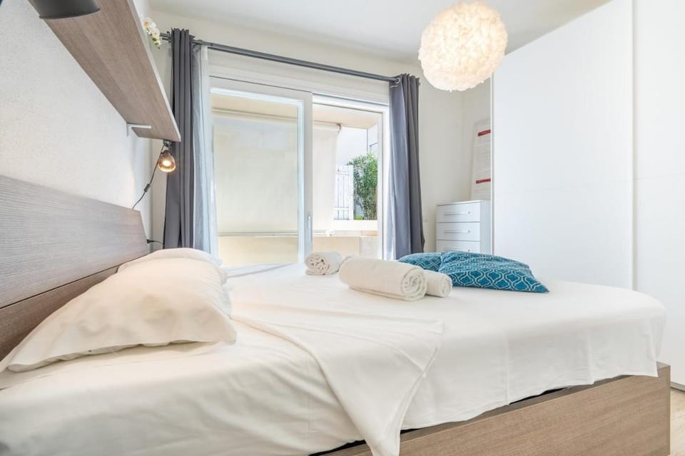 Stella Marina Beach House - a short walk from the sea House in Isola Rossa