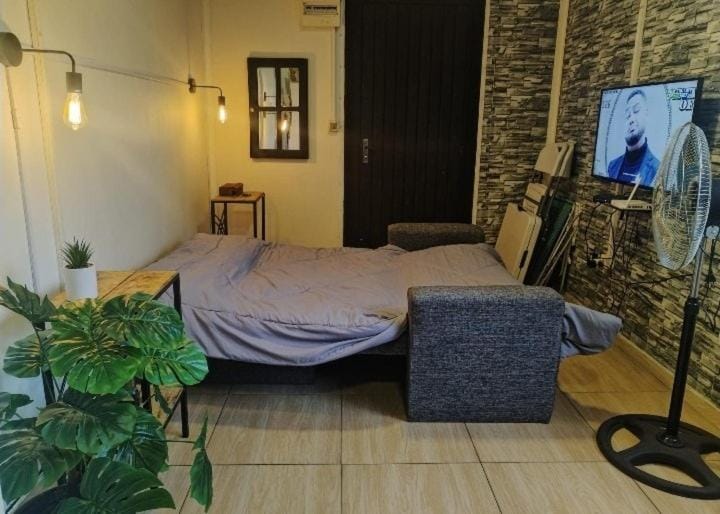 Bed, TV and multimedia, Living room, Photo of the whole room, Bedroom
