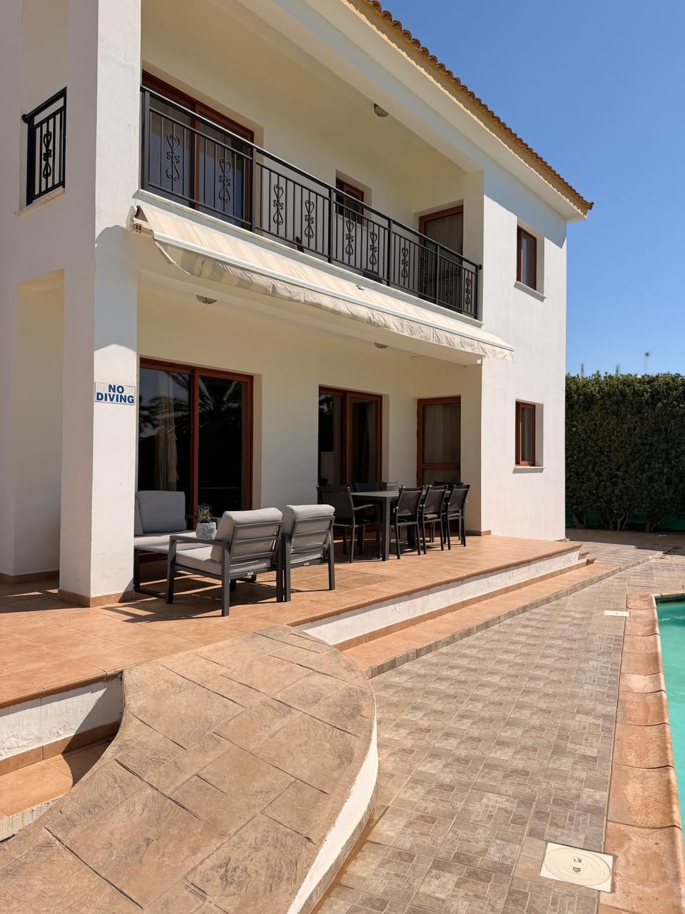 Property building, Balcony/Terrace, Swimming pool