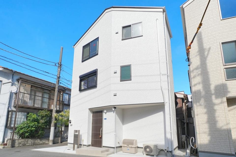 Property building, Street view