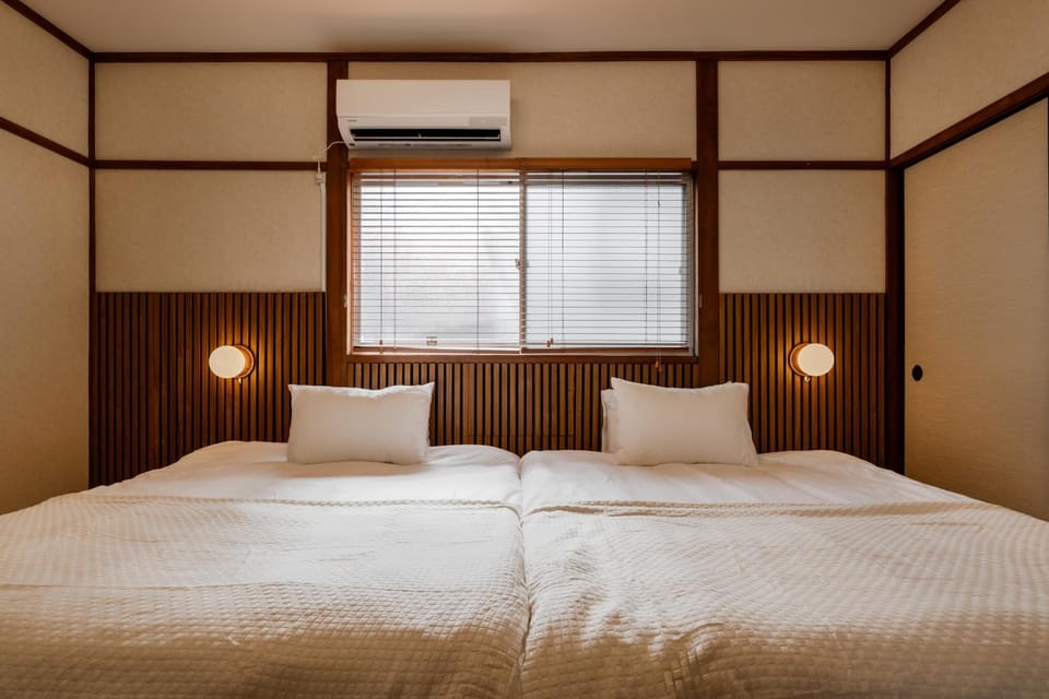 Bed, Bedroom, air conditioner