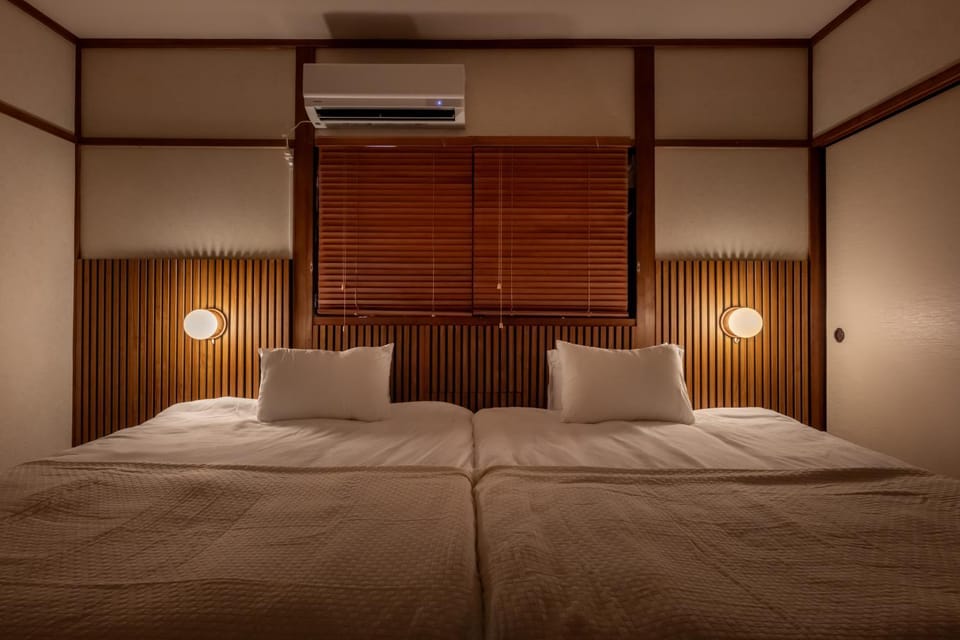Bed, Bedroom, air conditioner
