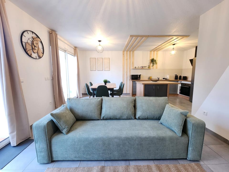 Living room, Dining area, kitchen