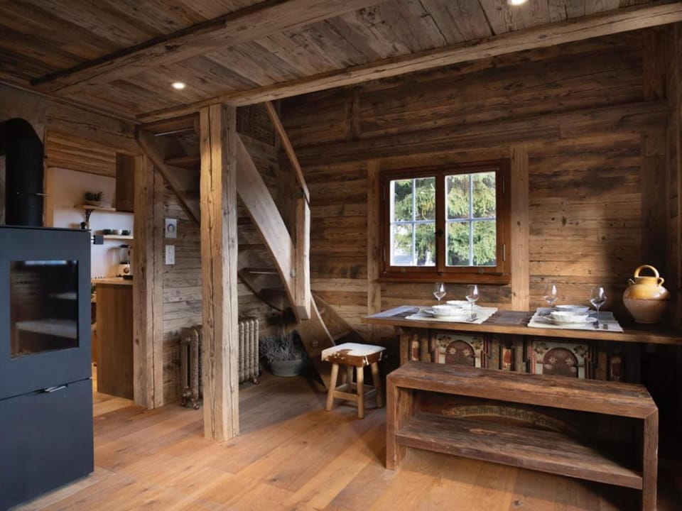 Kitchen or kitchenette, Dining area, pet friendly
