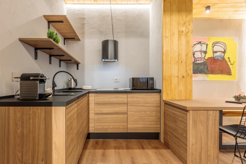 Kitchen or kitchenette, kitchen