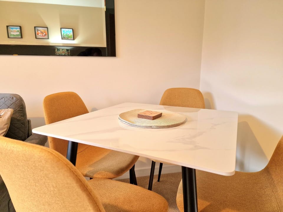 Living room, Seating area, Dining area