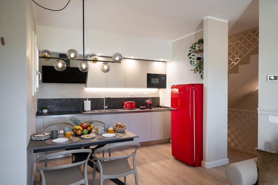 Kitchen or kitchenette, Dining area, Food, stove