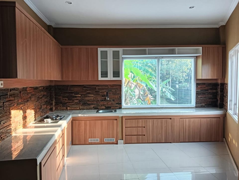 Alam Sari GUEST HOUSE Bed and Breakfast in Kediri