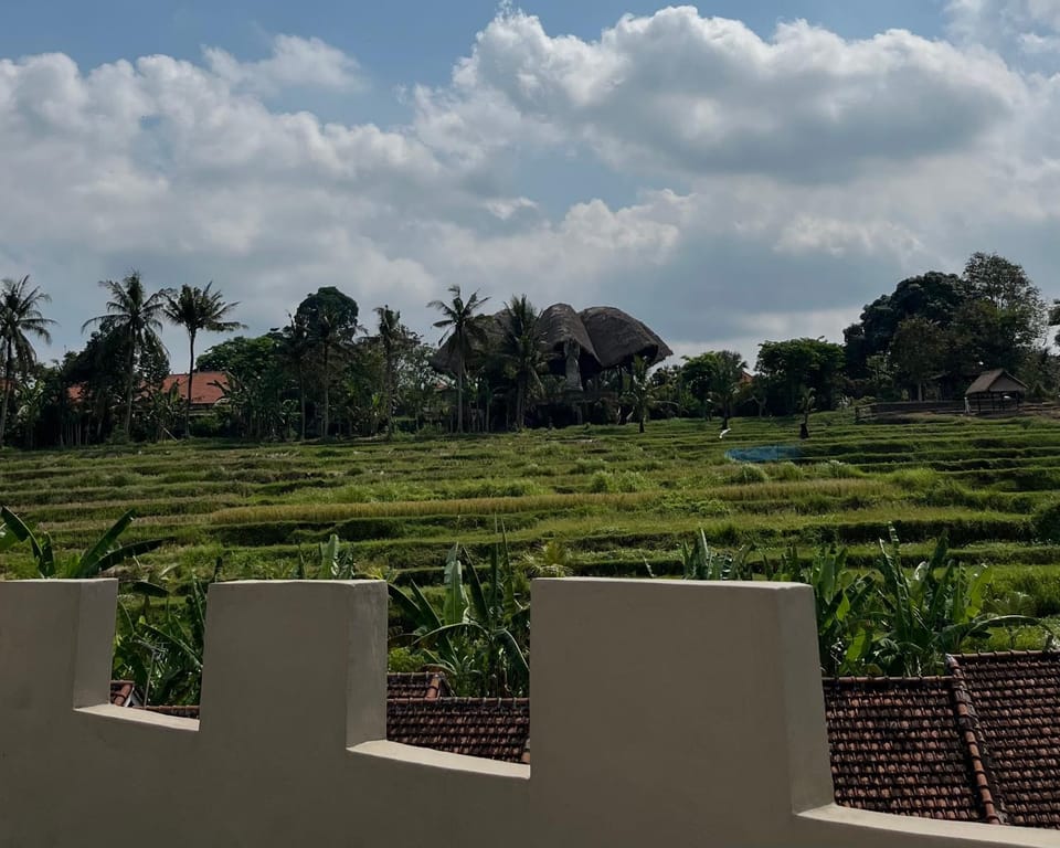 Alam Sari GUEST HOUSE Bed and Breakfast in Kediri