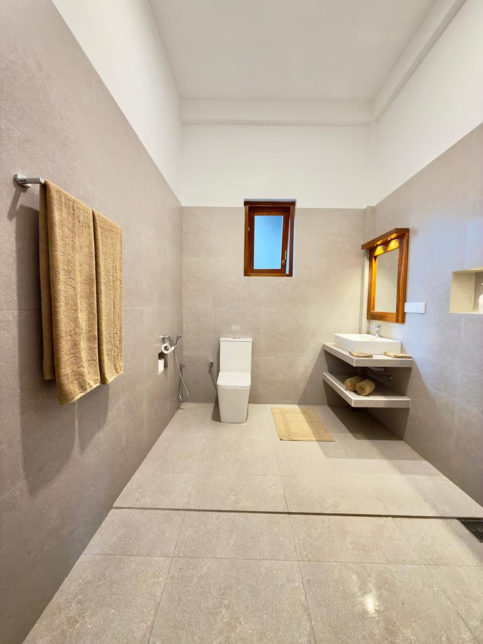 Bathroom, towels