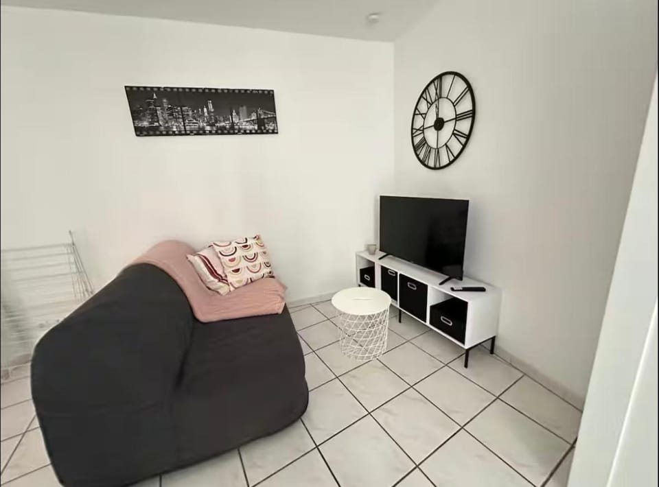 Le Nid du Donjon Apartment in Provence