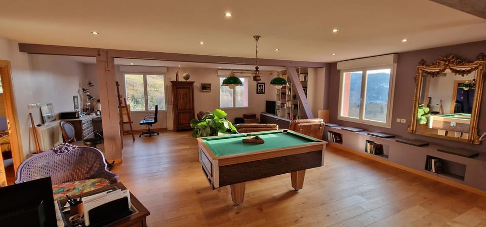 Billiard, Game Room, Living room, Seating area