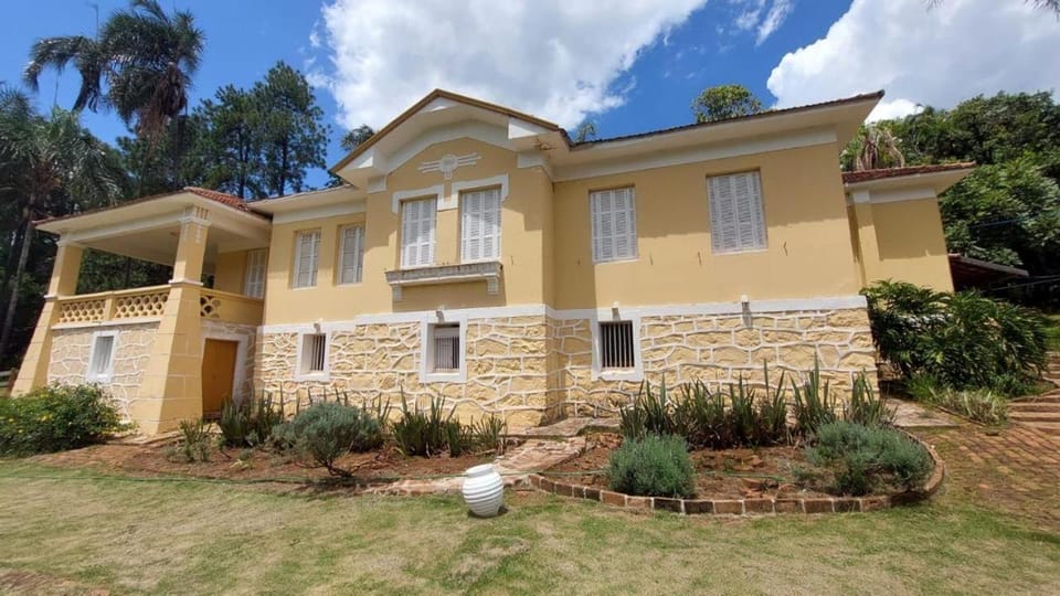 Property building, Facade/entrance, Day, Garden, Garden view