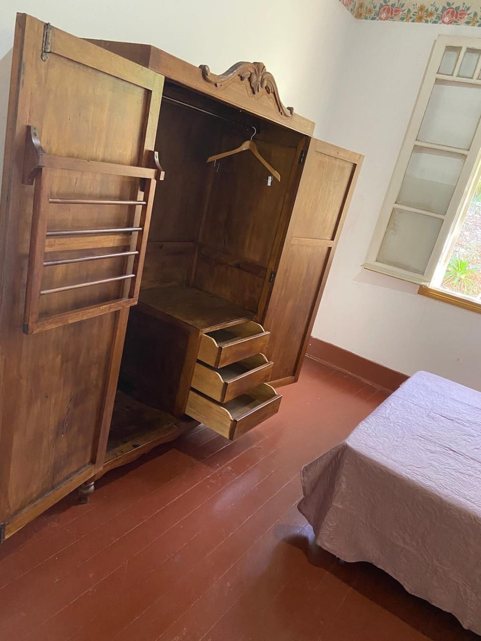wardrobe