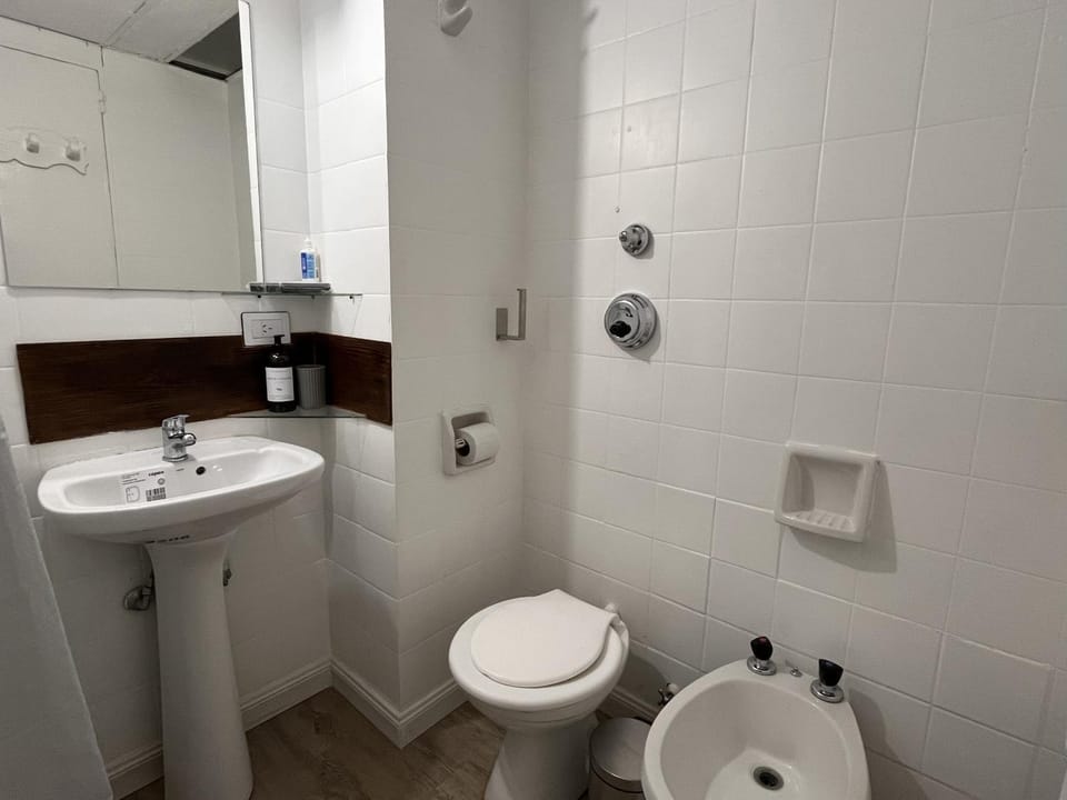 Shower, Toilet