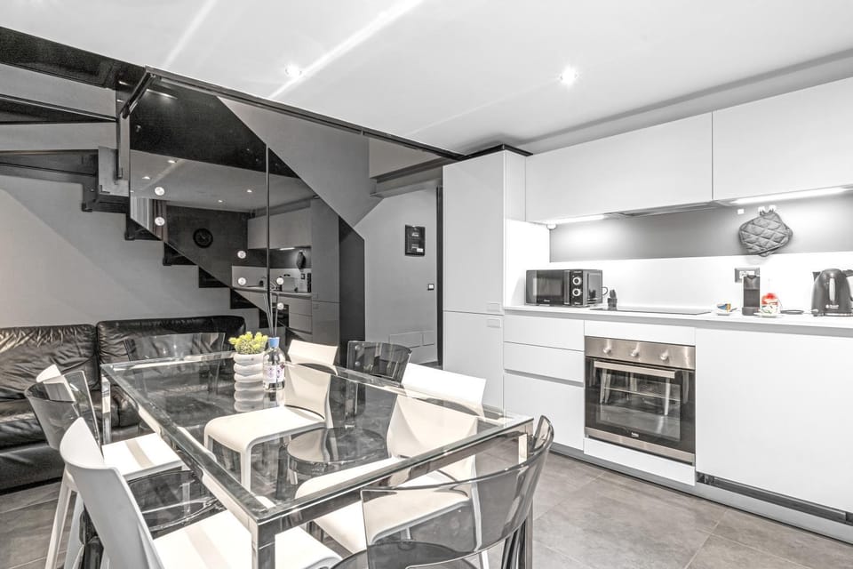 Cadorna Luxury Retreat - Duplex di lusso 2 bagni Apartment in Milan