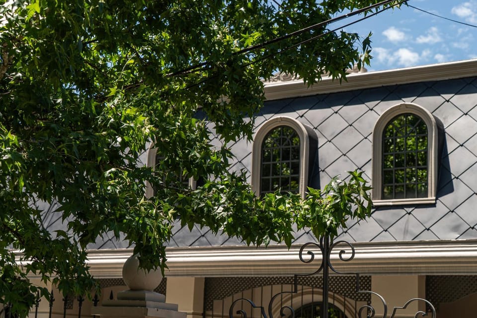 Facade/entrance