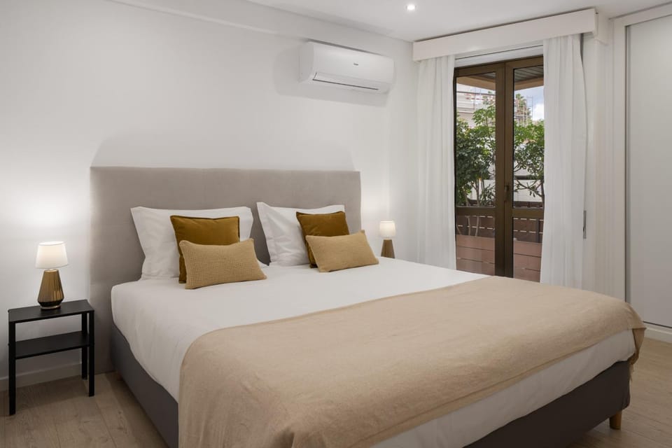 Bed, Photo of the whole room, Bedroom, air conditioner