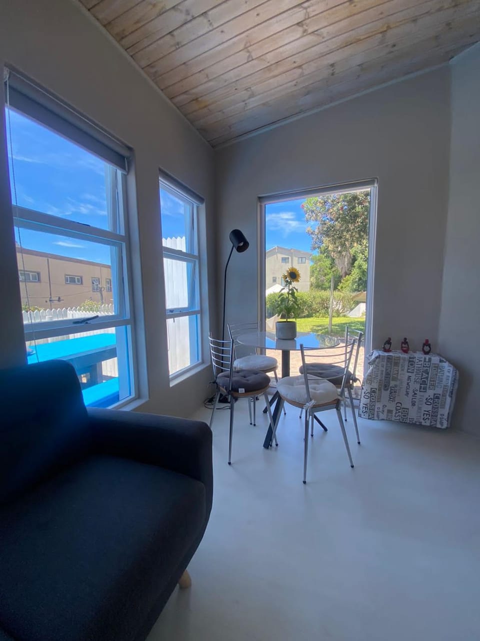 View (from property/room), Balcony/Terrace, Living room, Seating area, Dining area, sunbed