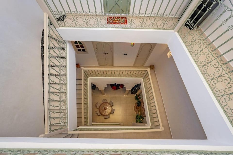New Stylish Riad - 4BR with Pool Access Free Breakfast & Airport Pickup House in Marrakesh