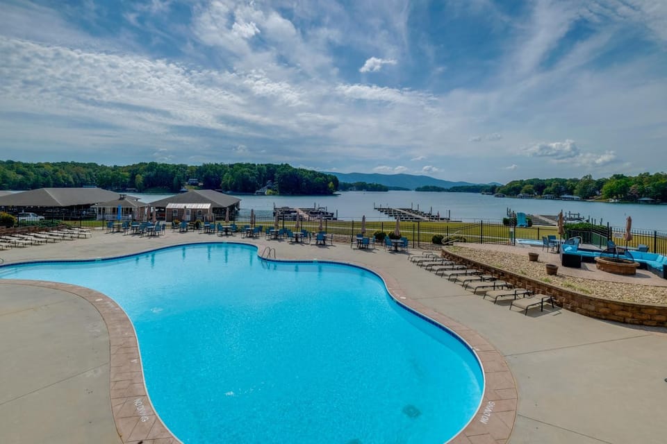 Getaway w/ Resort Perks at Smith Mountain Lake! House in Smith Mountain Lake