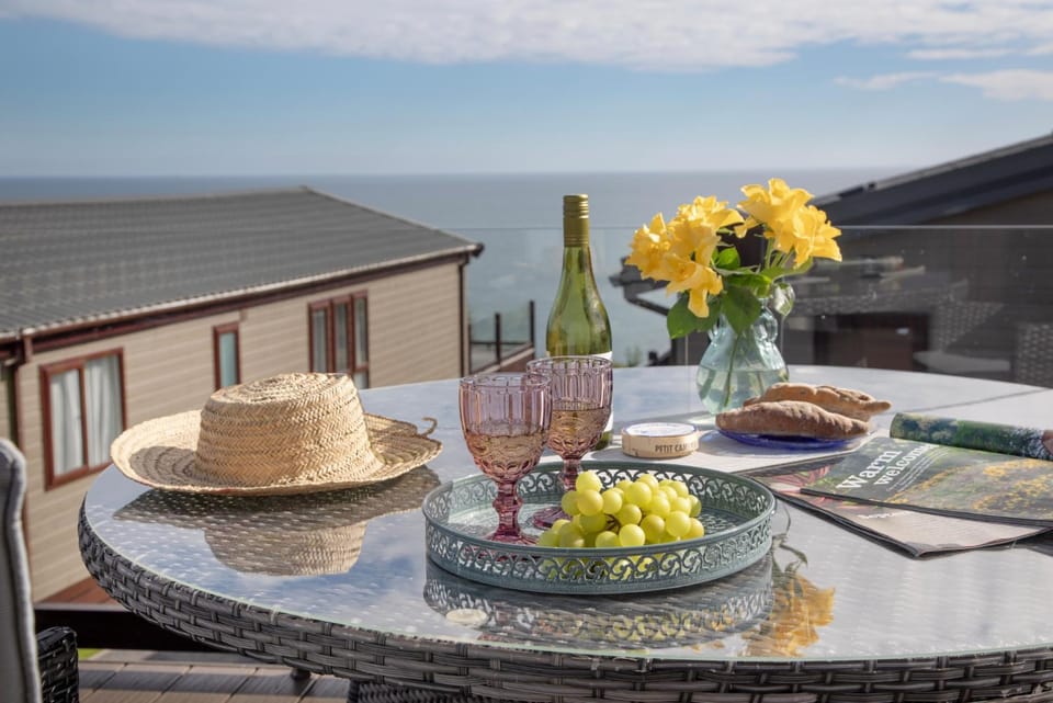 Sea Dreams, Riviera Bay - Brixham Chalet in Brixham