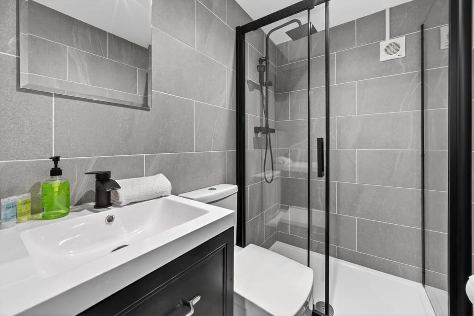Oakfield Suites Cardiff Apartment in Cardiff