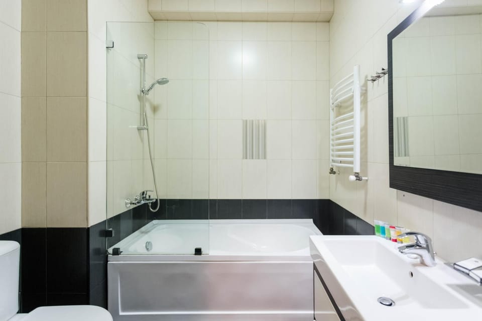 Shower, Bathroom, towels