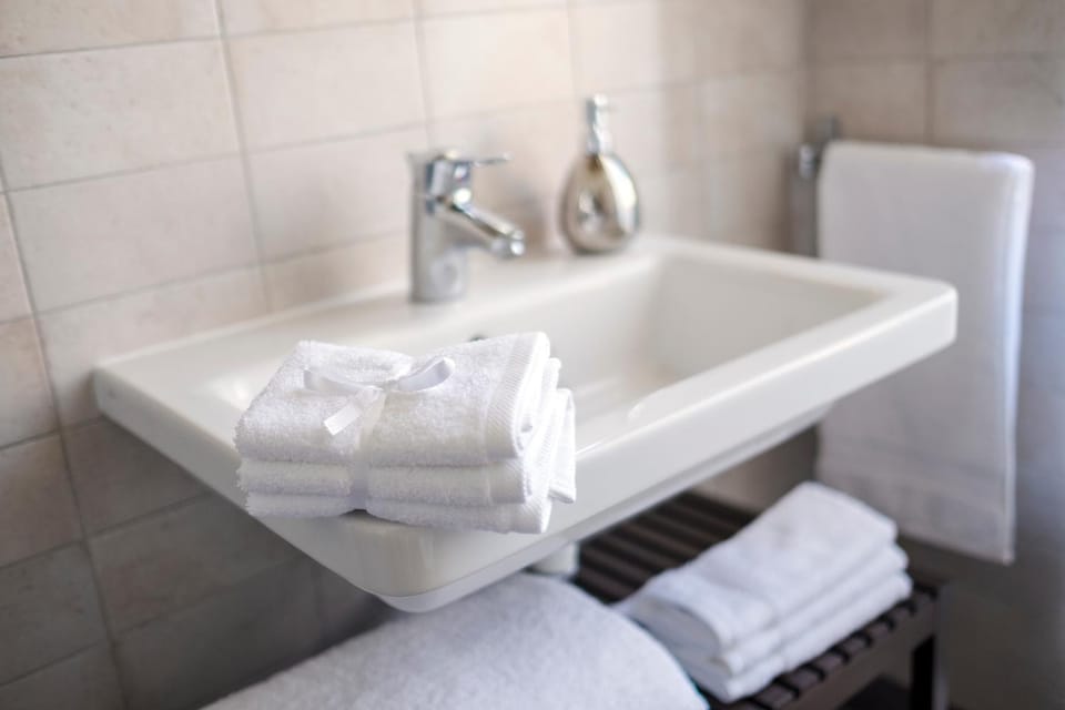 Bathroom, towels