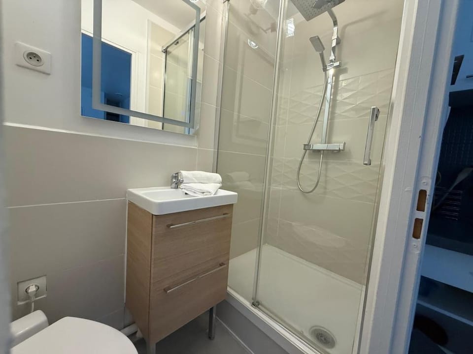Shower, Bathroom