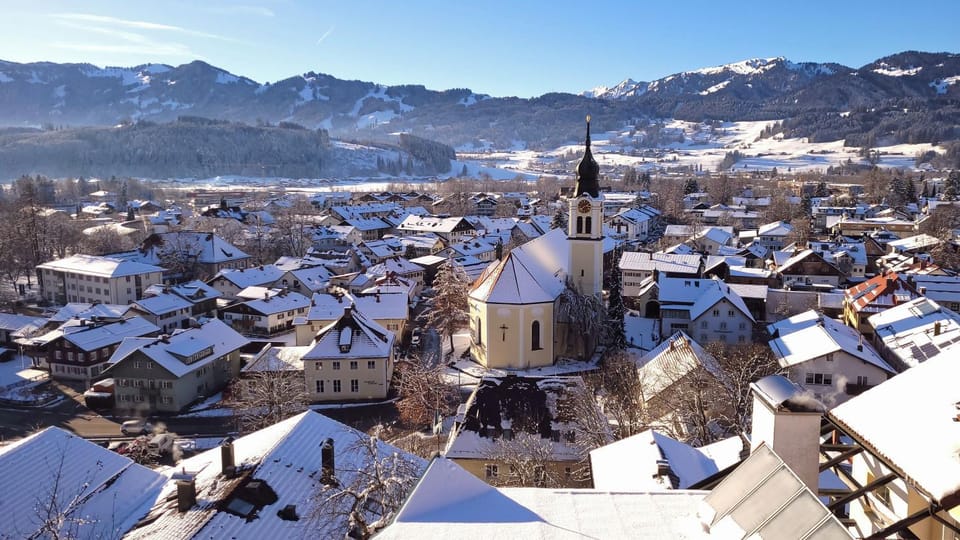 Day, Natural landscape, Winter, View (from property/room), City view, Mountain view
