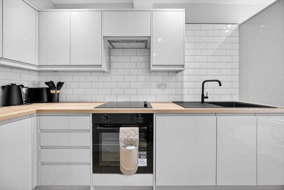 Modern 2BR - Free Parking - Central Apartment in Cardiff