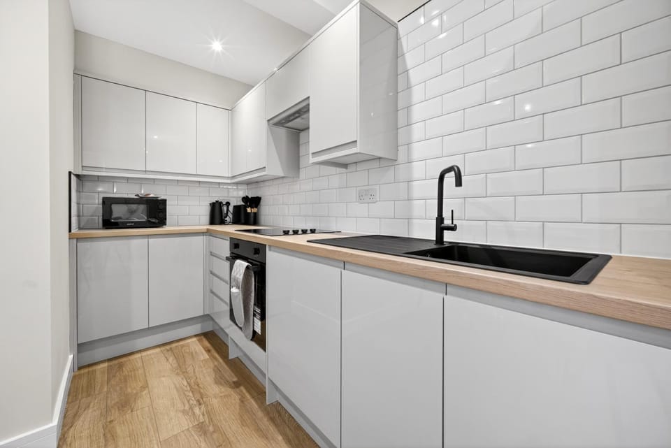 Modern 2BR - Free Parking - Central Apartment in Cardiff