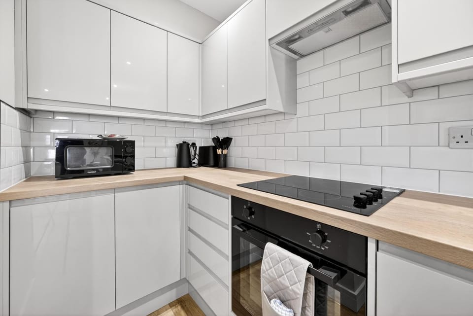 Modern 2BR - Free Parking - Central Apartment in Cardiff